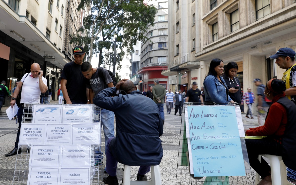 Desemprego sobe a 12,6% em fevereiro e atinge 13,1 milhões de pessoas ...