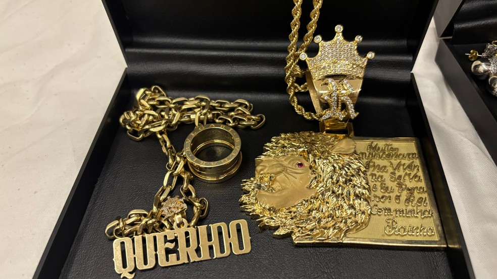 Joias foram apreendidas na operação policial — Foto: Polícia Civil