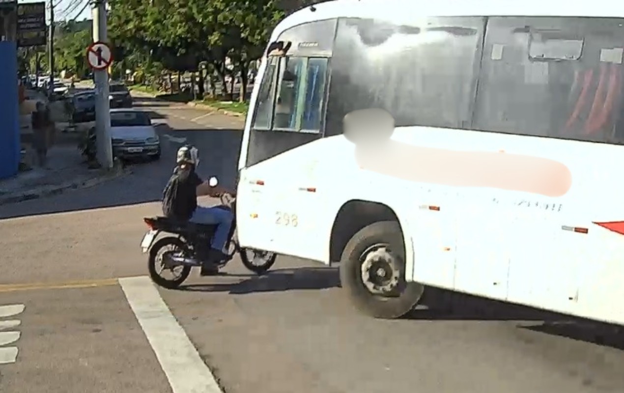 Motociclista é atingido por ônibus em Jundiaí
