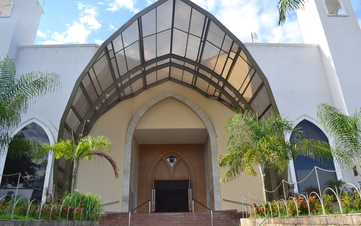 Igrejas da Grande Goiânia têm programação especial de missas neste domingo de Páscoa | Goiás | G1