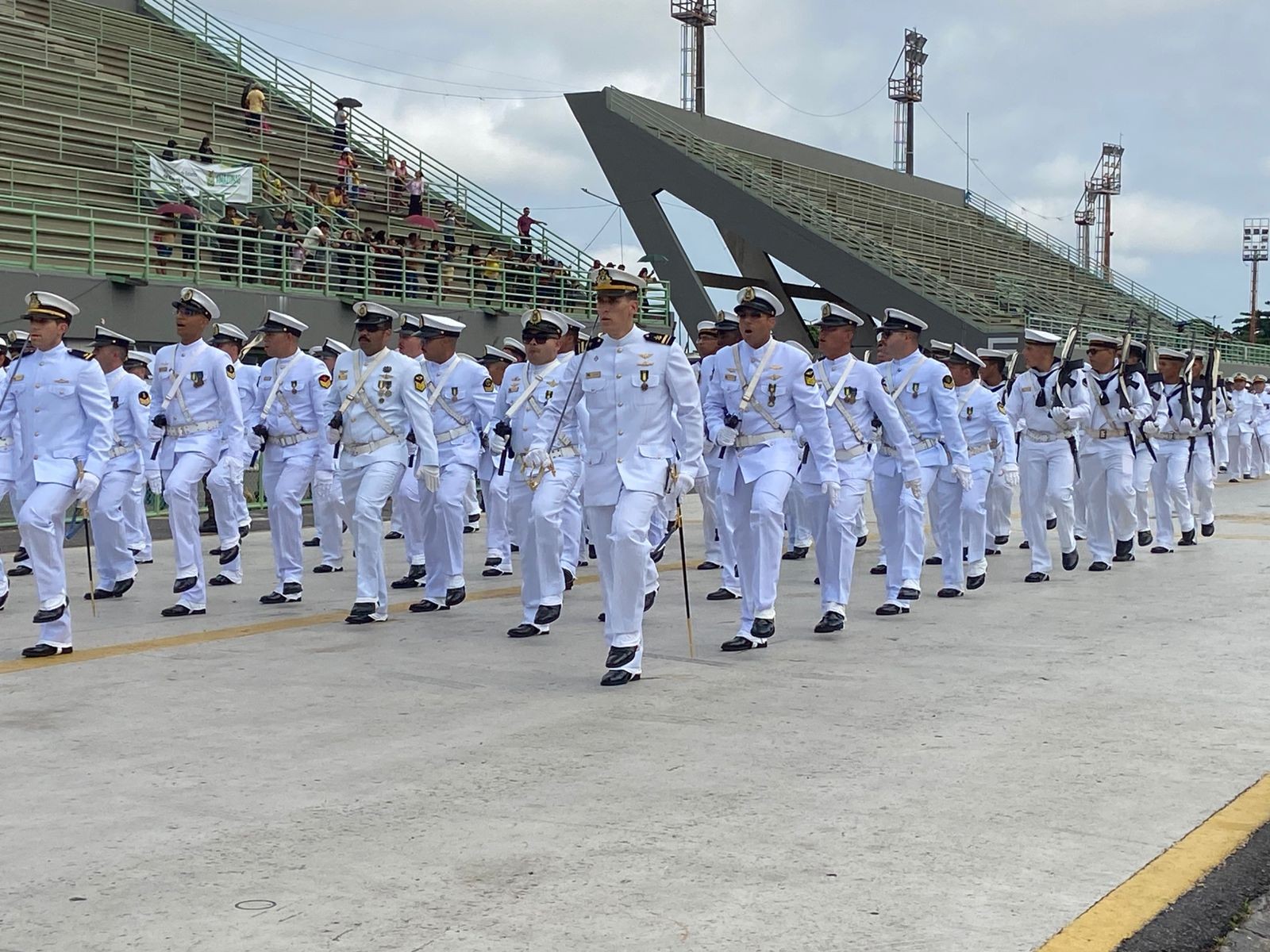 Desfile cívico-militar marca comemorações dos 203 anos da Independência do Brasil em Manaus
