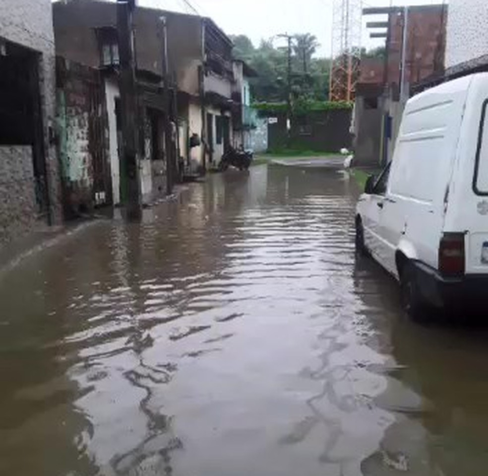 Salvador Tem Novo Alerta De Chuvas Intensas E Subúrbio é Afetado Por Alagamentos E Deslizamentos 