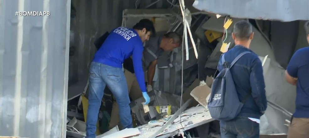 Criminosos explodem cofre de posto de combust&iacute;veis no Altiplano, em Jo&atilde;o Pessoa &mdash; Foto: Reprodu&ccedil;&atilde;o / TV Cabo Branco