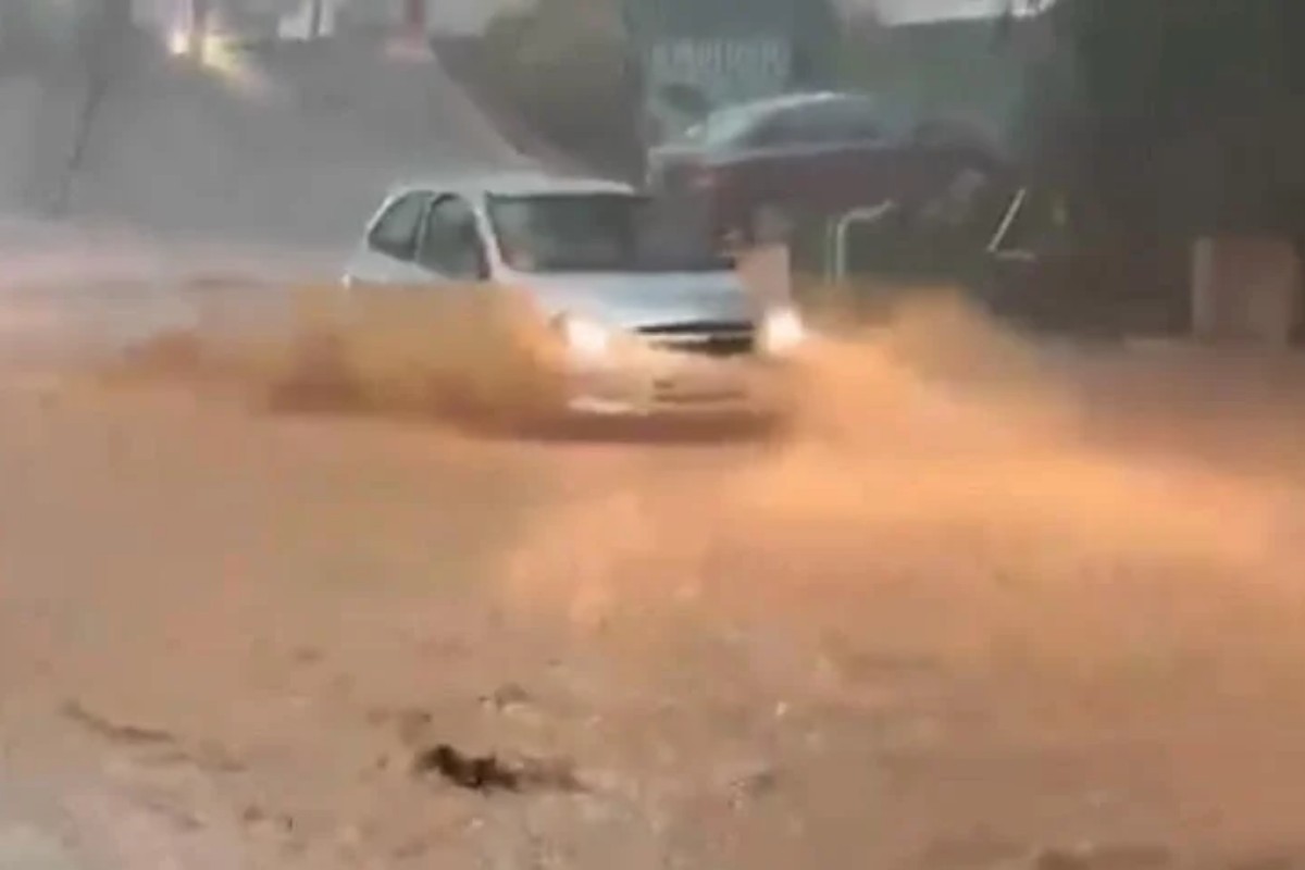 Chuva volta a causar alagamentos em Itaipava e associação cobra obras de drenagem