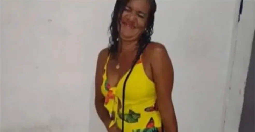 Ana Paula Brito Pimenta foi espancada e abandonada desacordada pelo condenado — Foto: Reprodução/TV Bahia