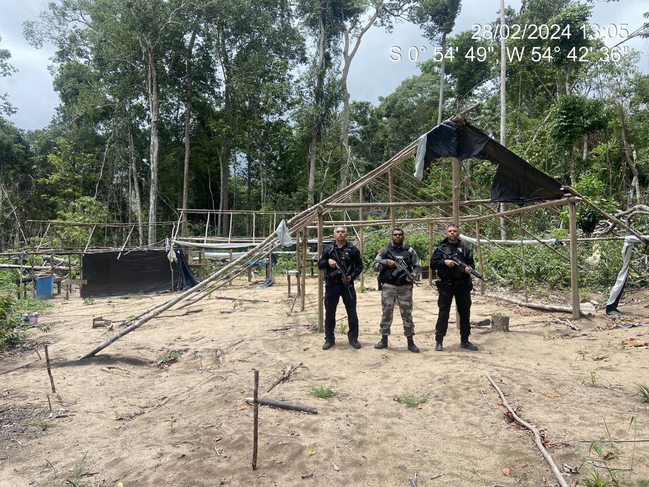 3ª fase da Operação 'Ouro Negro' identifica pista de pouso clandestina e garimpo ilegal em Alenquer
