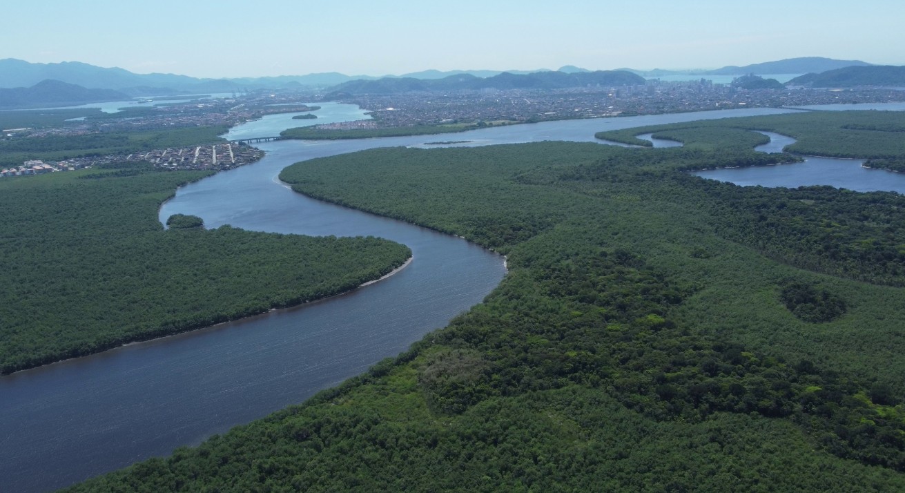 São Vicente reclassifica áreas industriais e fortalece o processo para integrar o Porto de Santos