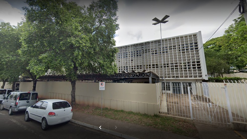 Fórum de Araçatuba, onde o Tribunal do Júri condenou na quinta-feira (28) acusado de homicídio e tentativa, e de tentativa de feminicídio, em outubro de 2022: pena de 43 anos — Foto: Google Street View/Reprodução