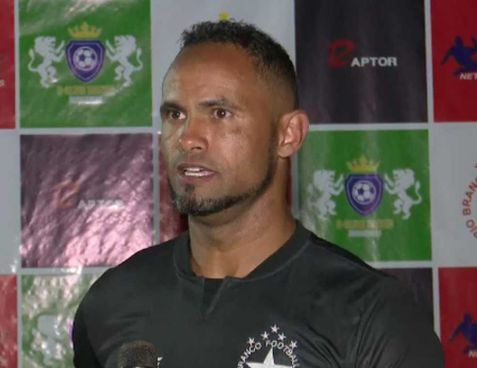 Justiça do RJ concede liberdade condicional ao ex-goleiro Bruno | G1