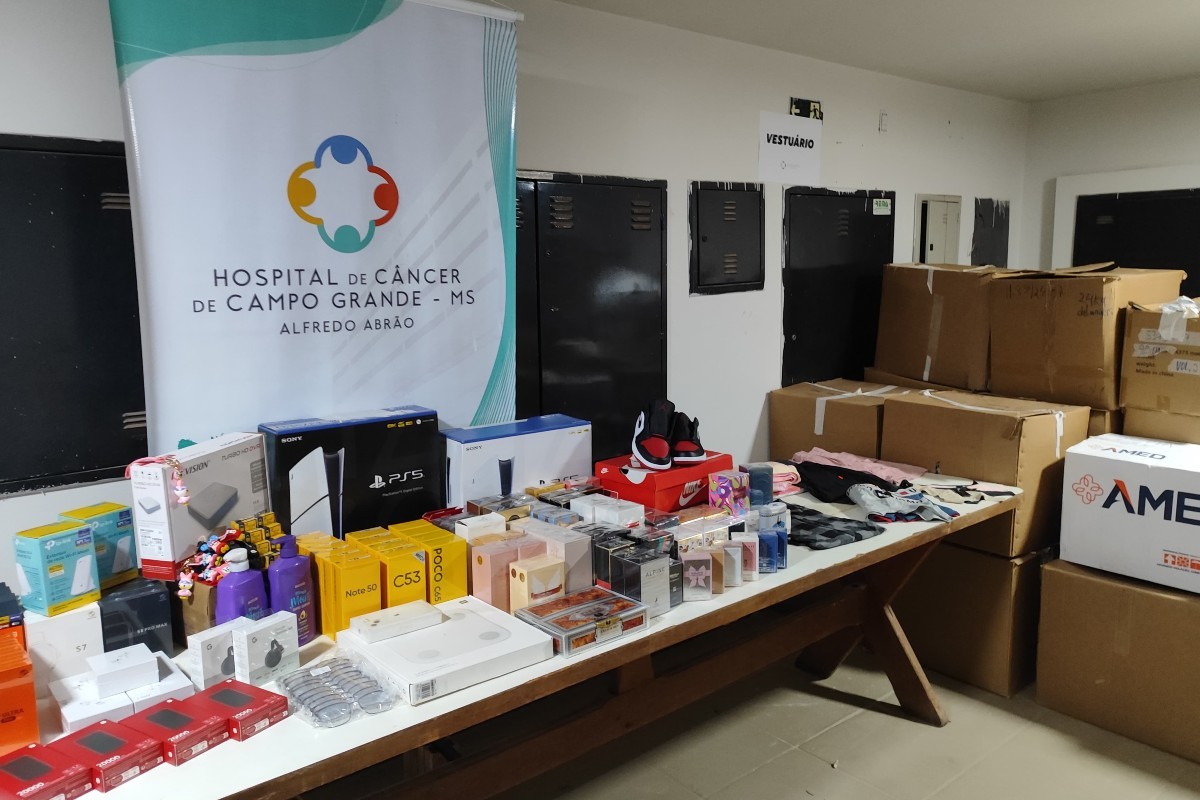 De videogame  perfumes importados: bazar oferece 19 mil itens a partir de R$ 5 em Campo Grande