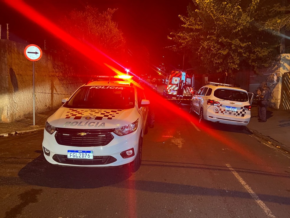 Adolescente mata estudante esfaqueado na frente de escola estadual em Rio Preto (SP) — Foto: Rogério Pedrozo/TV TEM