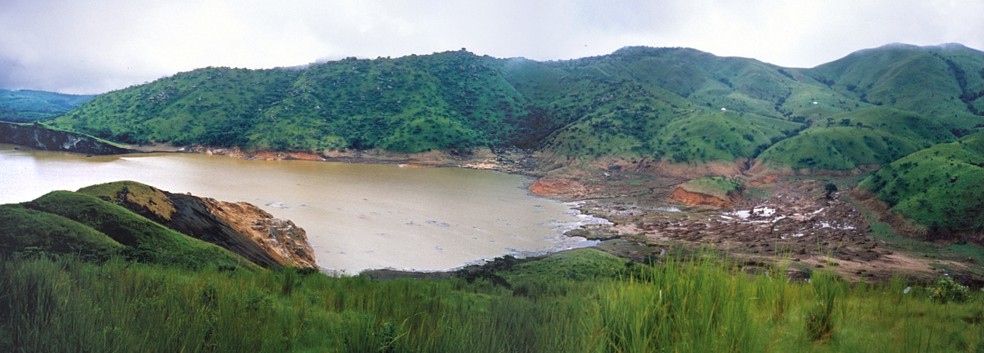 O lago se encontra nas próximidades de um vulcão inativo — Foto: Serviço Geológico dos Estados Unidos