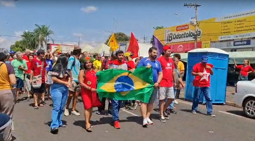Ato contra PEC da Blindagem foi realizado em Uberlndia neste domingo  Foto: g1