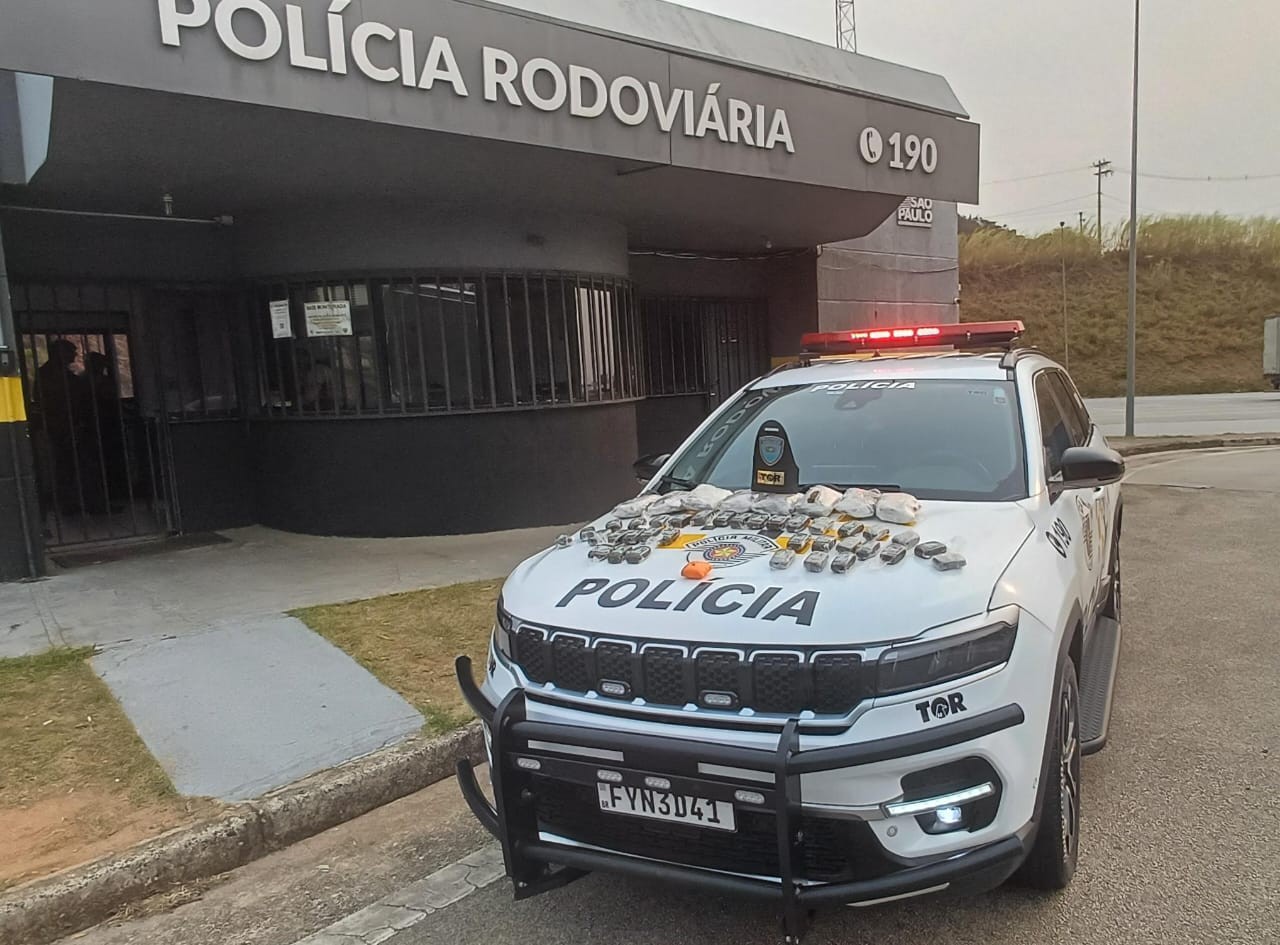 Trio é preso na Castello Branco com drogas escondidas em jaqueta, cobertor e travesseiro