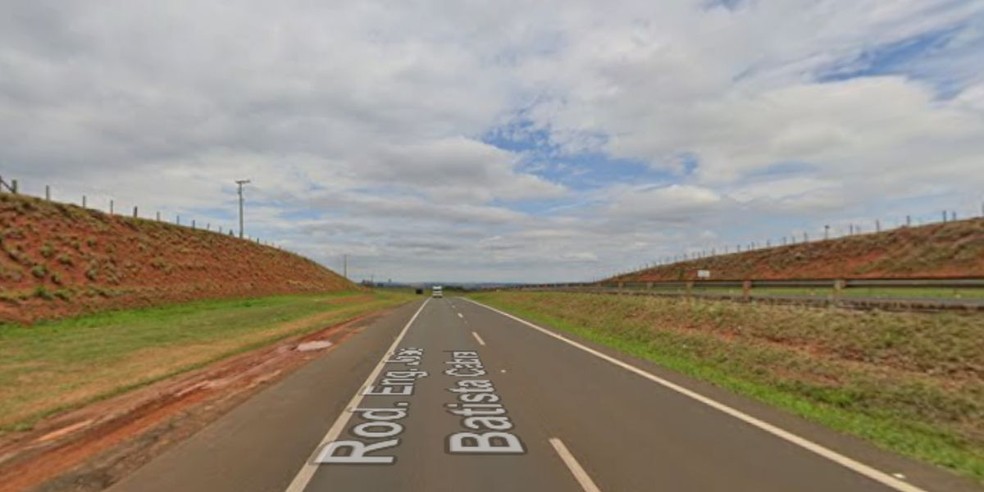 Colaborador de uma fazenda de Paulistânia (SP) morreu depois de sofrer um acidente com uma motosserra, na terça-feira (28). — Foto: Google Street View/Reprodução
