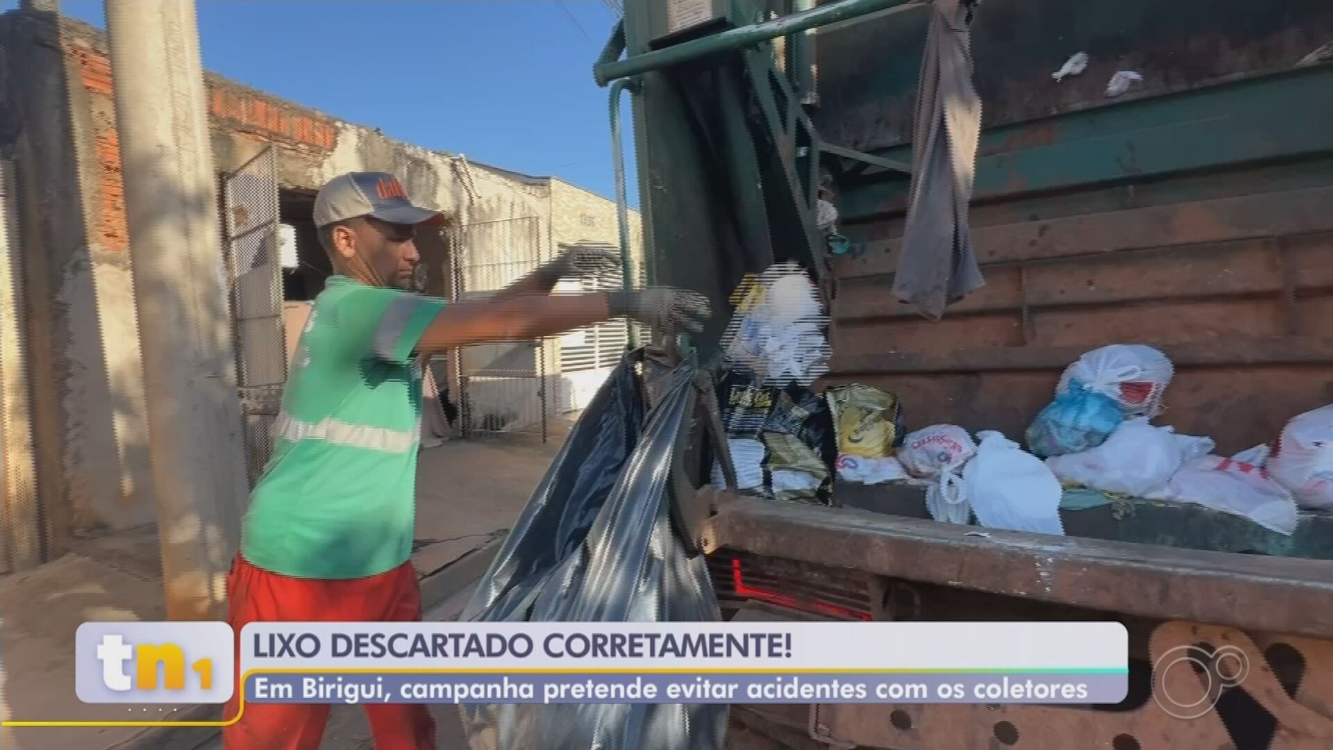 Falta de cuidado da população com  descarte de lixo causa acidentes envolvendo coletores em Birigui