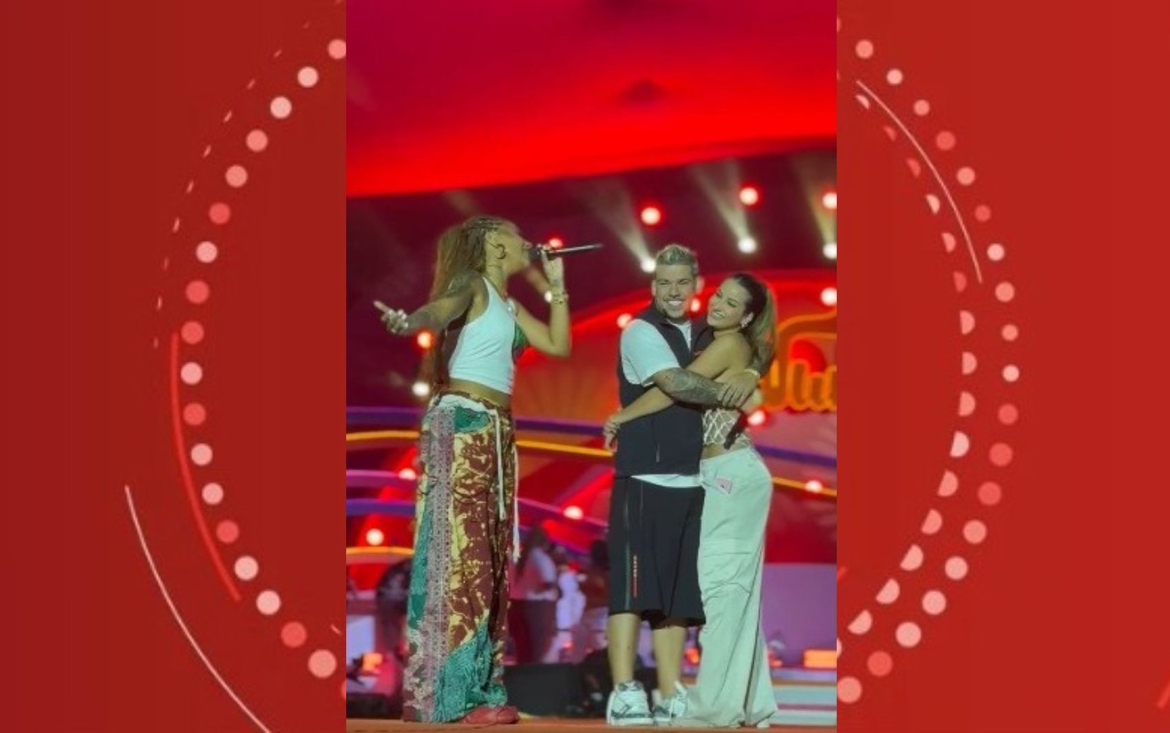 Funkeiro sobe no palco de Ludmilla em Salvador e faz pedido de namoro para influenciadora
