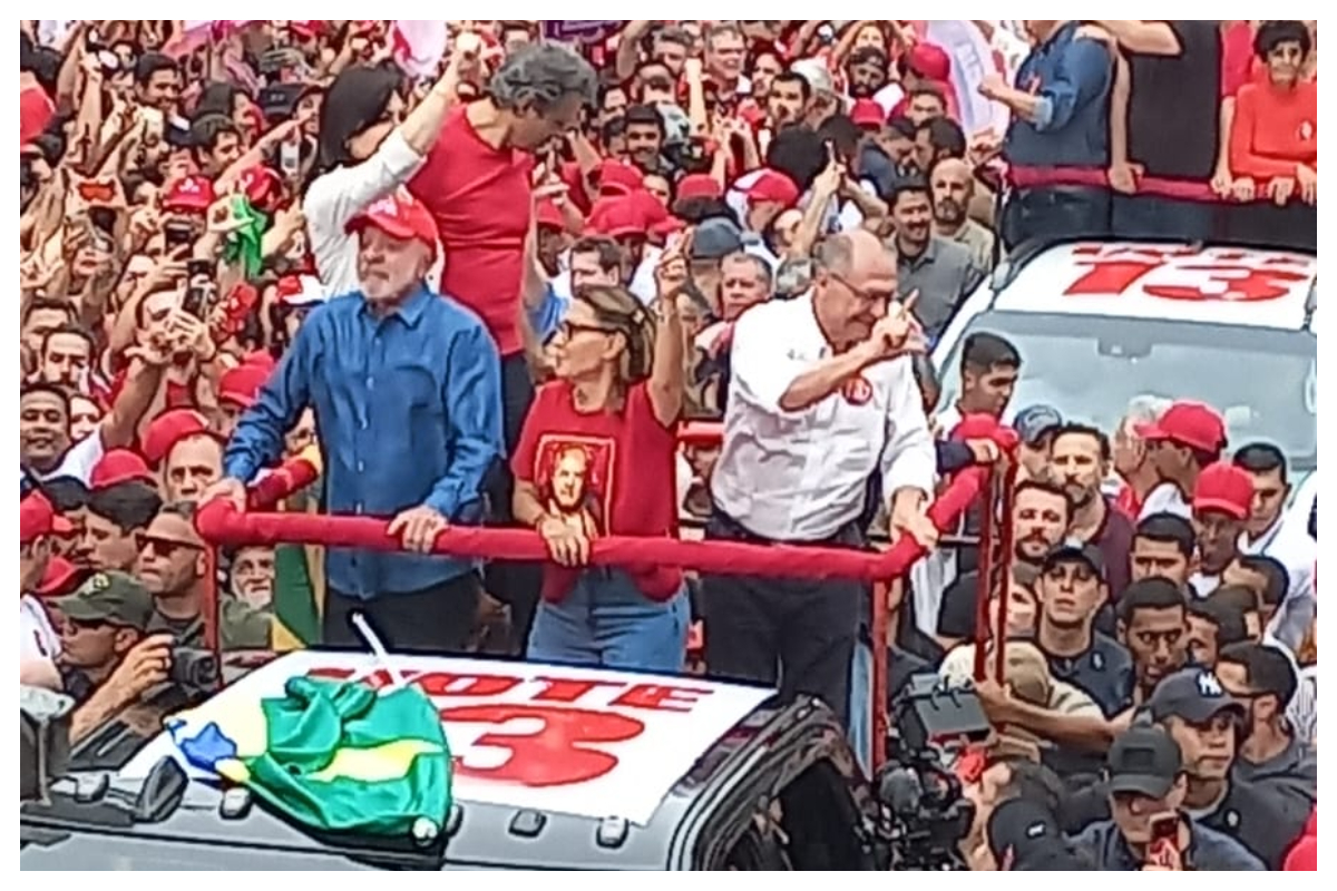 Lula faz último ato da campanha na Paulista e destaca mobilização no 2º turno: 'É o povo que está organizando, e não partidos'