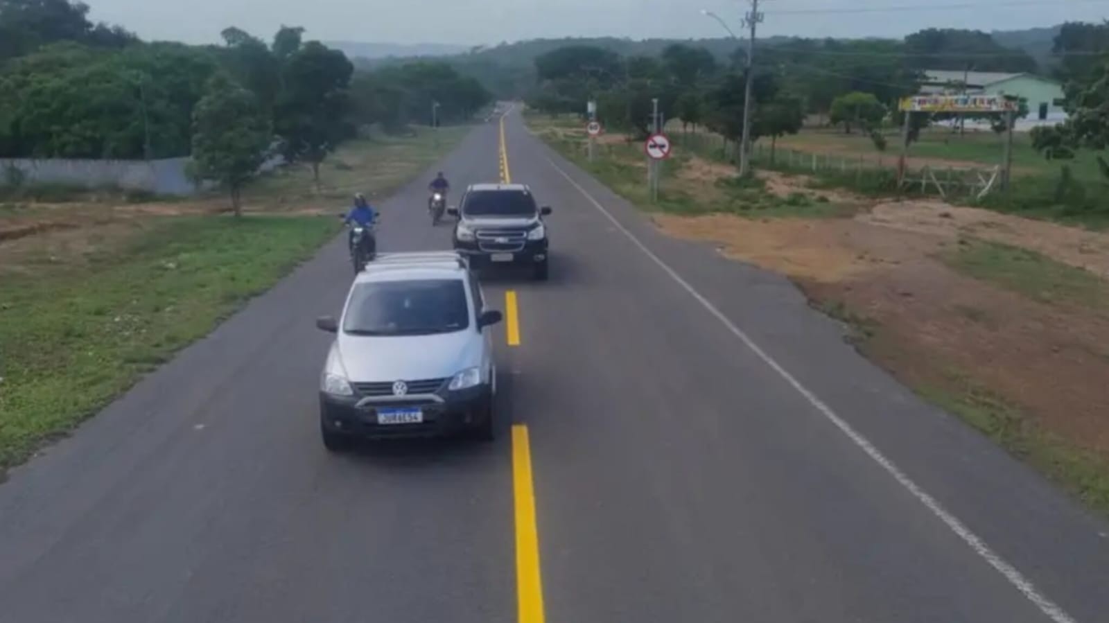 Detran realiza serviços de sinalização viária na PA-255 em Monte Alegre