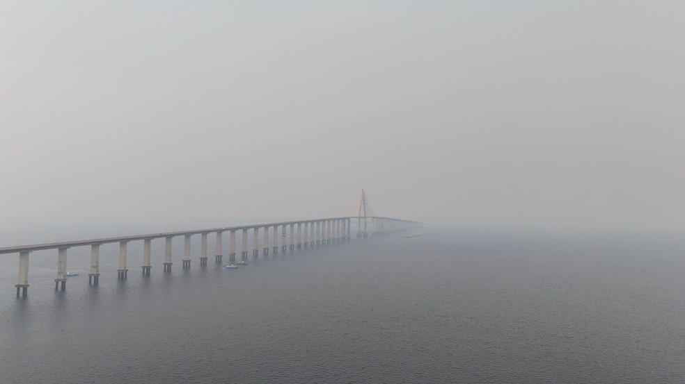 Fumaça voltou a encobrir Manaus.  — Foto: Reprodução/Rede Amazônica