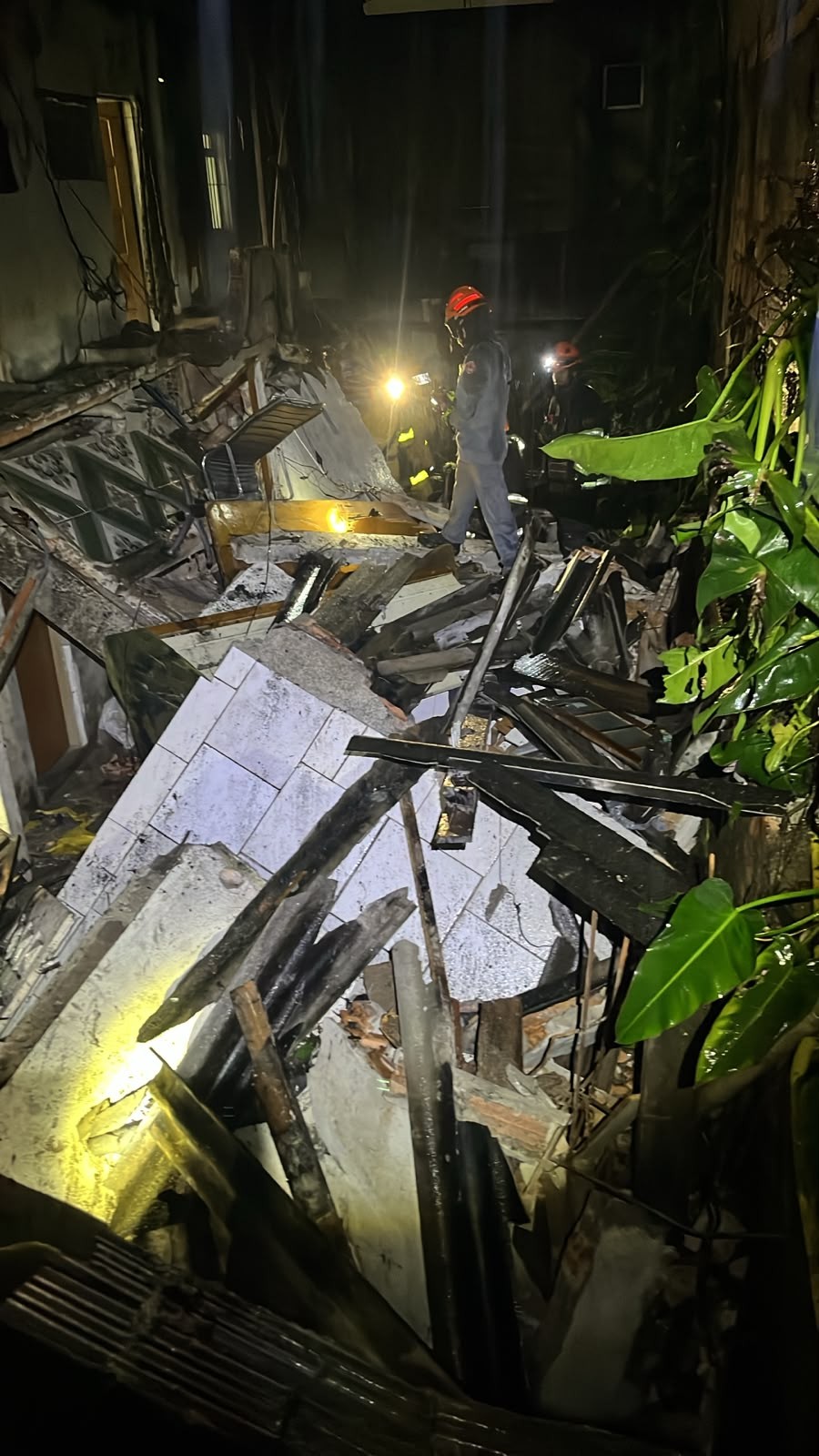 Uma pessoa morreu e outras duas ficaram feridas após um desabamento no Cangaíba, Zona Leste de São Paulo