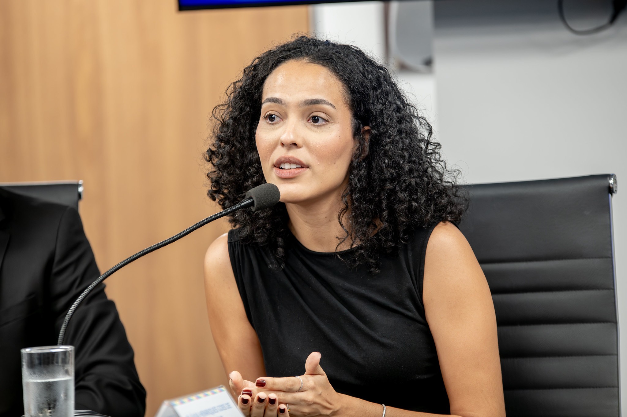 União dará nova posse a servidora que foi exonerada do Itamaraty por 'reprovar' em banca racial