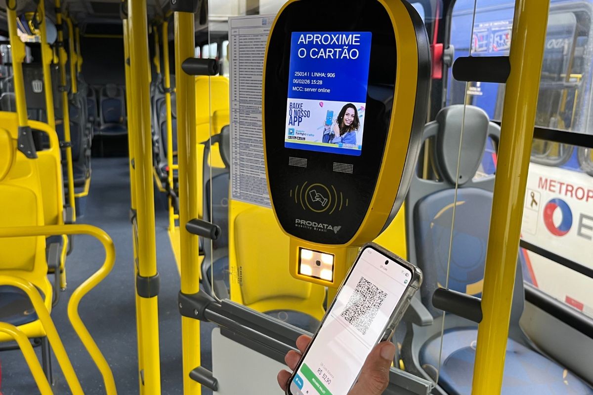VLT e ônibus intermunicipais passam a aceitar pagamento por Pix e QR Code na Baixada Santista