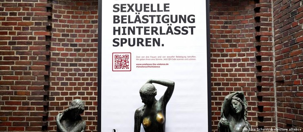 Para mostrar as marcas deixadas pelo assédio sexual, organização alemã chama atenção para estátuas de mulheres nuas com seios visivelmente desgastados após terem sido tocados de maneira indevida durante muitos anos. — Foto: Sina Schuldt/dpa/picture alliance/Via DW