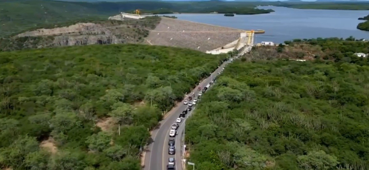 Após rodovia ceder, AL-225 segue interditada e acesso entre AL e SE ocorre pela usina de Xingó