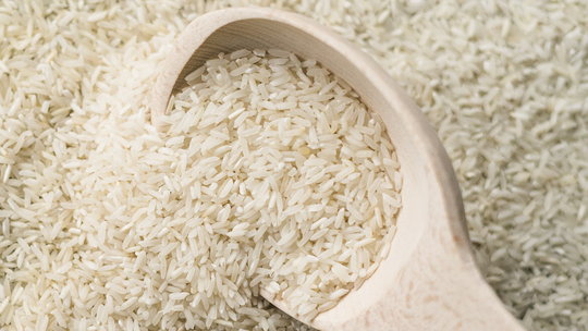Justiça suspende leilão para importar 300 mil toneladas de arroz - Foto: (Reprodução/Freepik)