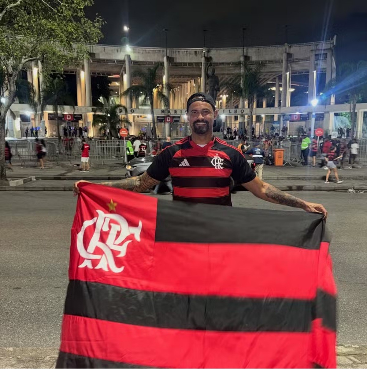 Defesa diz que goleiro Bruno cumpriu regras da condicional e questiona ordem de prisão da Justiça do RJ