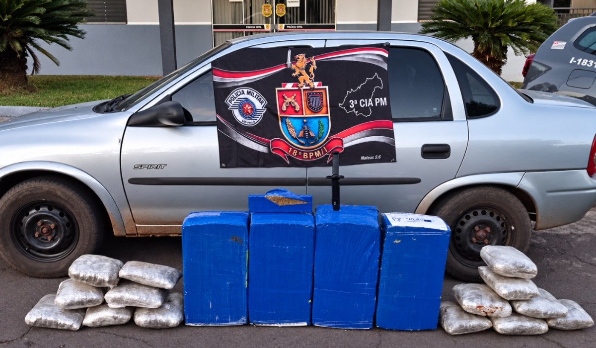Motorista foge de abordagem, abandona carro em canavial e PM encontra 112 kg de drogas no interior de SP