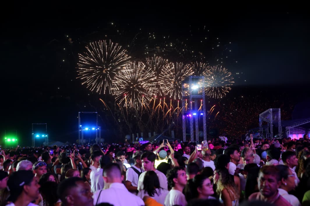 Ano Novo 2026: veja FOTOS da virada do ano em Fortaleza