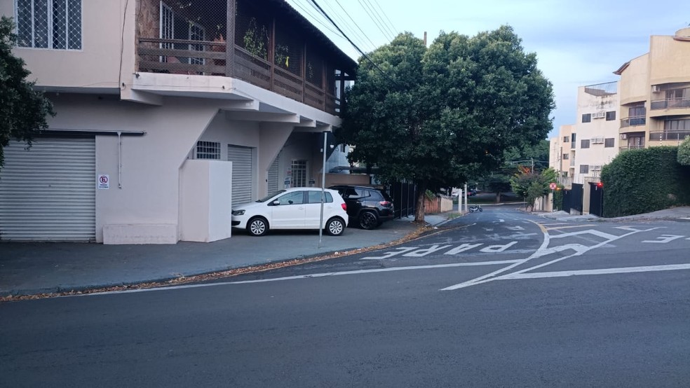 Roubo ao veículo ocorreu próximo a uma barbearia em São José do Rio Preto (SP) — Foto: Arquivo pessoal
