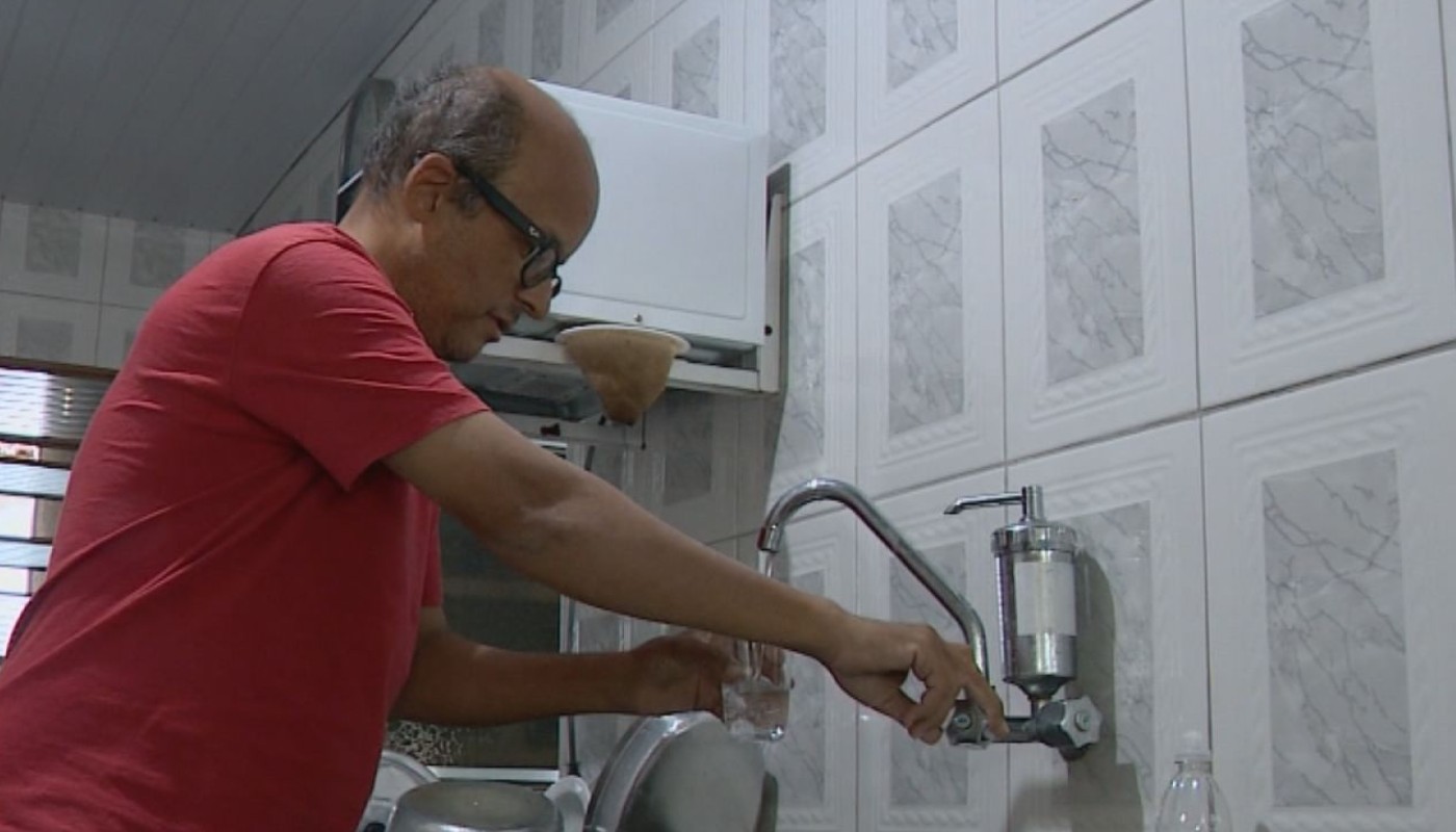 Moradores da região de Campinas voltam a reclamar de mau cheiro e gosto em água distribuída