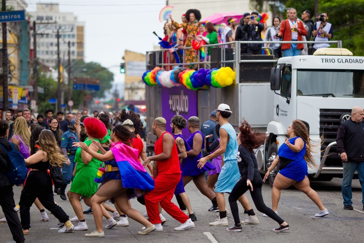 8ª Parada LGBT+ de Santos, SP, terá shows, cortejo e feira da diversidade; confira a programação