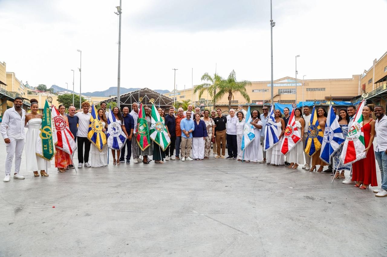 Governo federal assina liberação de R$ 12 milhões a escolas de samba do Grupo Especial do Rio