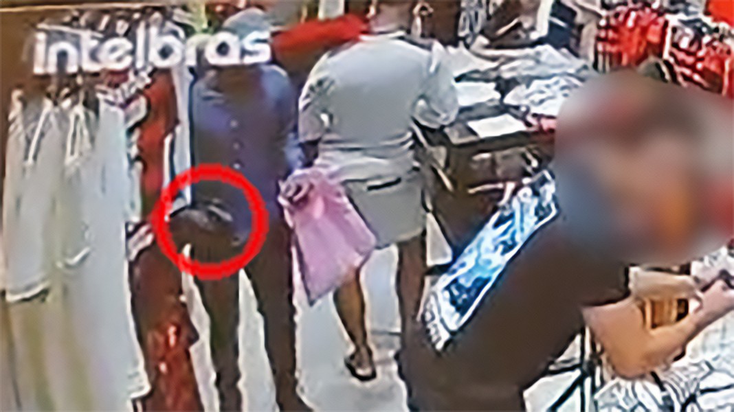 Homem é assaltado dentro de loja do Flamengo em Ipanema