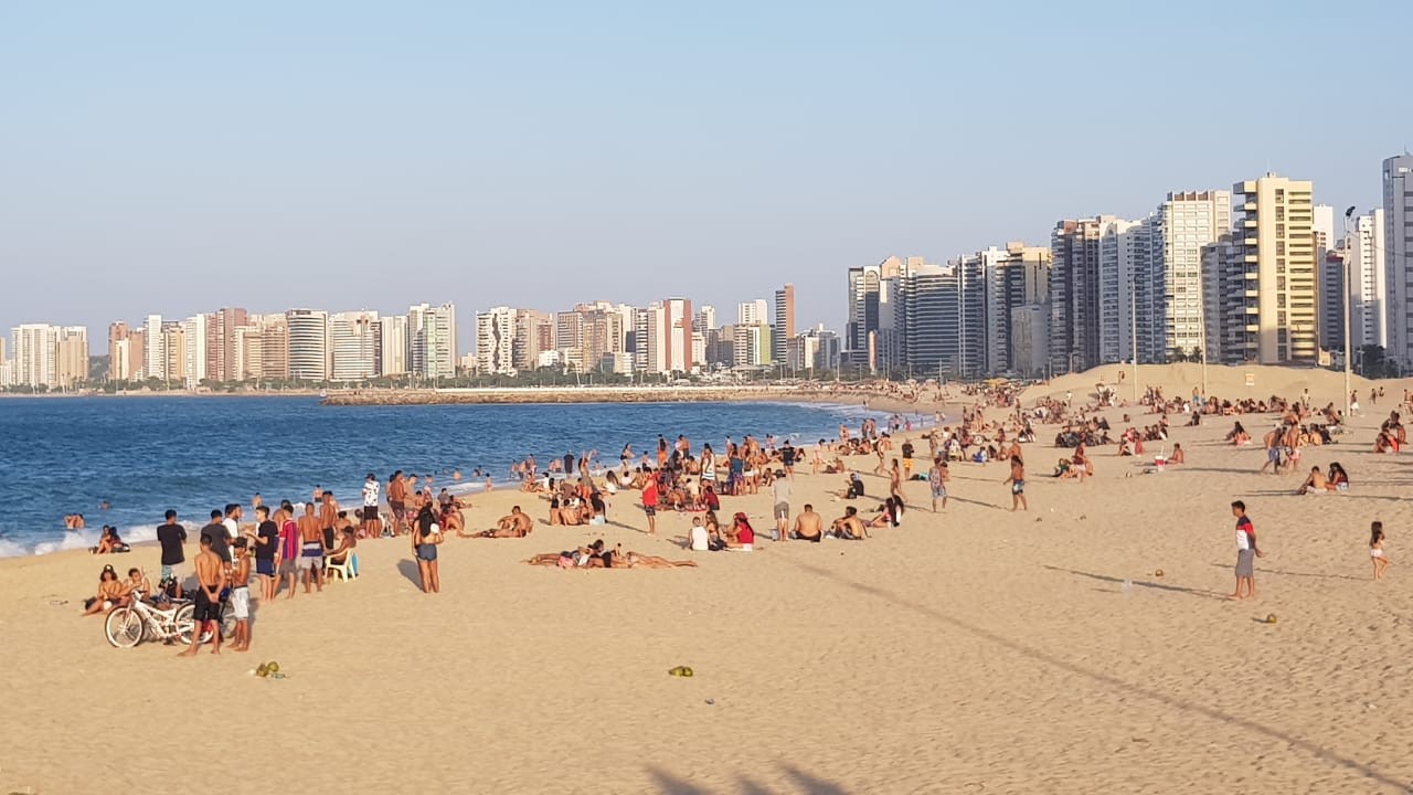 Praia dos Crush, Espigão do Náutico e outros nove trechos estão impróprios para banho em Fortaleza