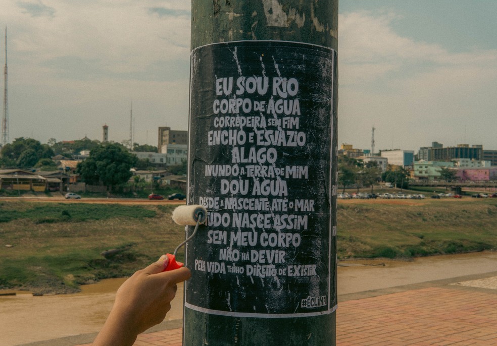 Ação inclui ainda colagem de cartazes em postes às margens do Rio Acre — Foto: Arquivo/Beirada filmes