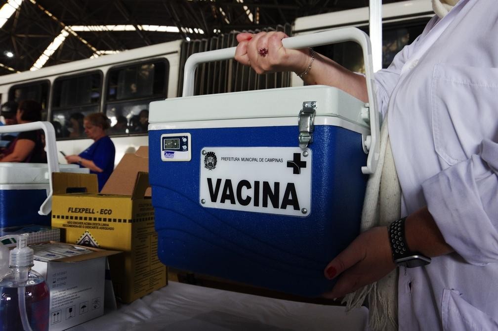 Campinas faz mutirão de vacinação contra a gripe em terminais de ônibus; veja horários
