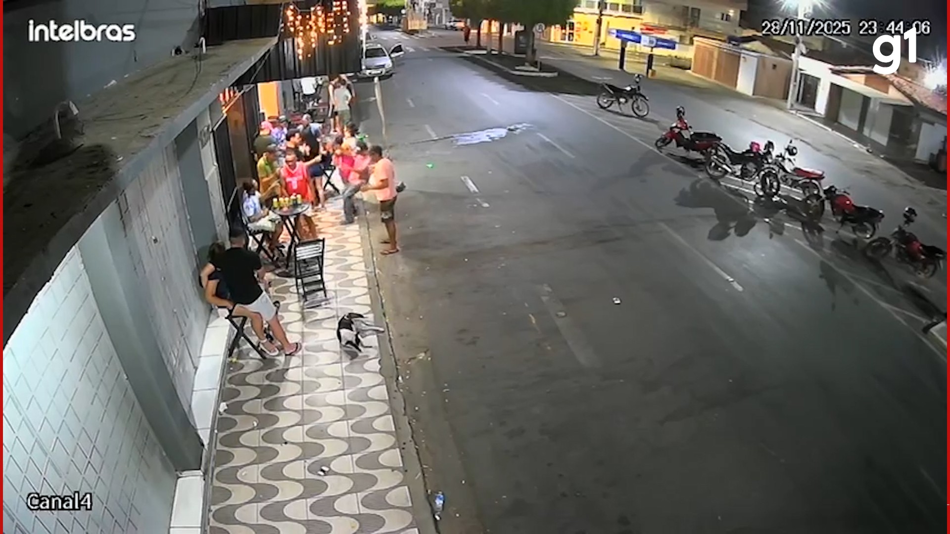 Homem bate a cabeça após ser empurrado em bar e é internado em estado grave na Paraíba; VÍDEO