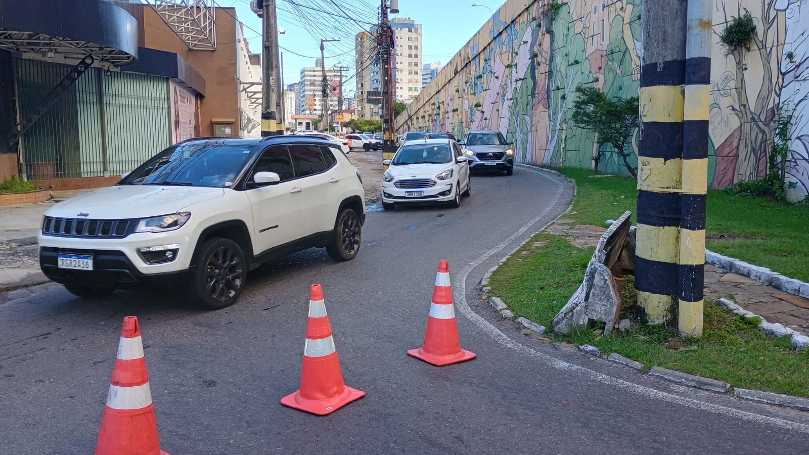 Parte inferior do viaduto da Francisco Porto em Aracaju é interditada