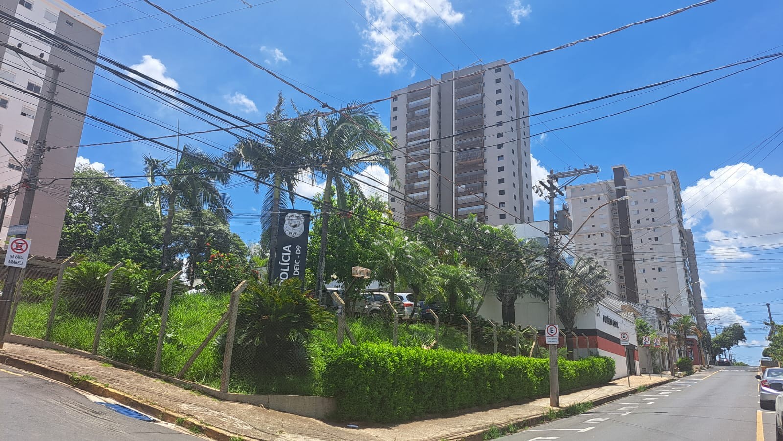 Operação da Polícia Civil contra jogos de azar cumpre mandados em Piracicaba e apreende carro de luxo