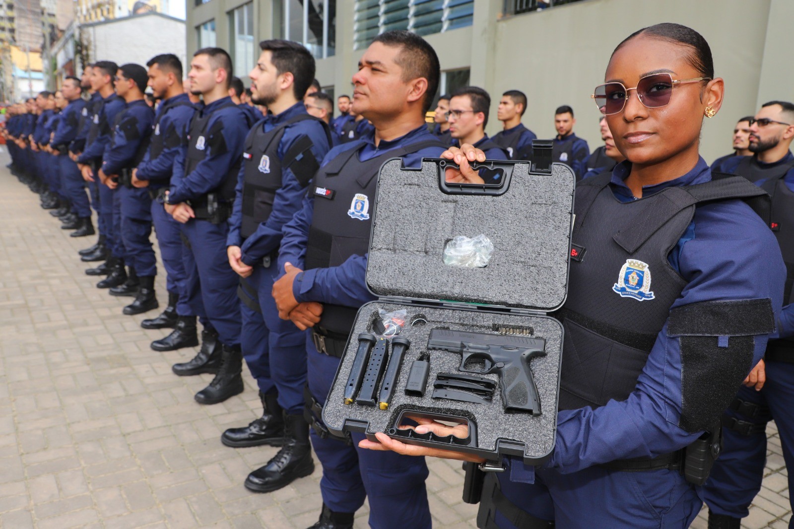 Manaus anuncia compra de 1 mil armas para guardas e prepara criação da Polícia Municipal com novo fundo de segurança