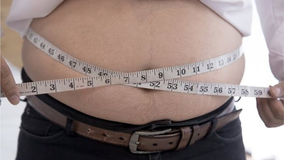 Por que médicos recomendam que medida da sua cintura seja menor
