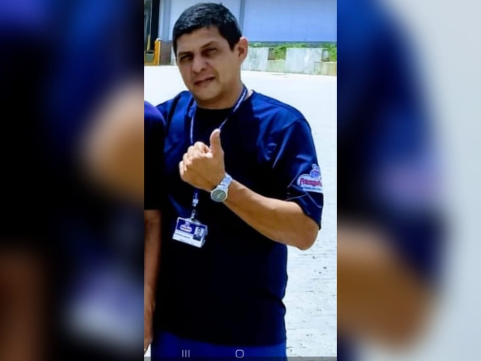 Marciano Barbosa Gomes morreu após ser atingido por uma estrutura enquanto empilhava produtos no centro de distribuição de um supermercado, em Maracanaú. — Foto: Arquivo pessoal