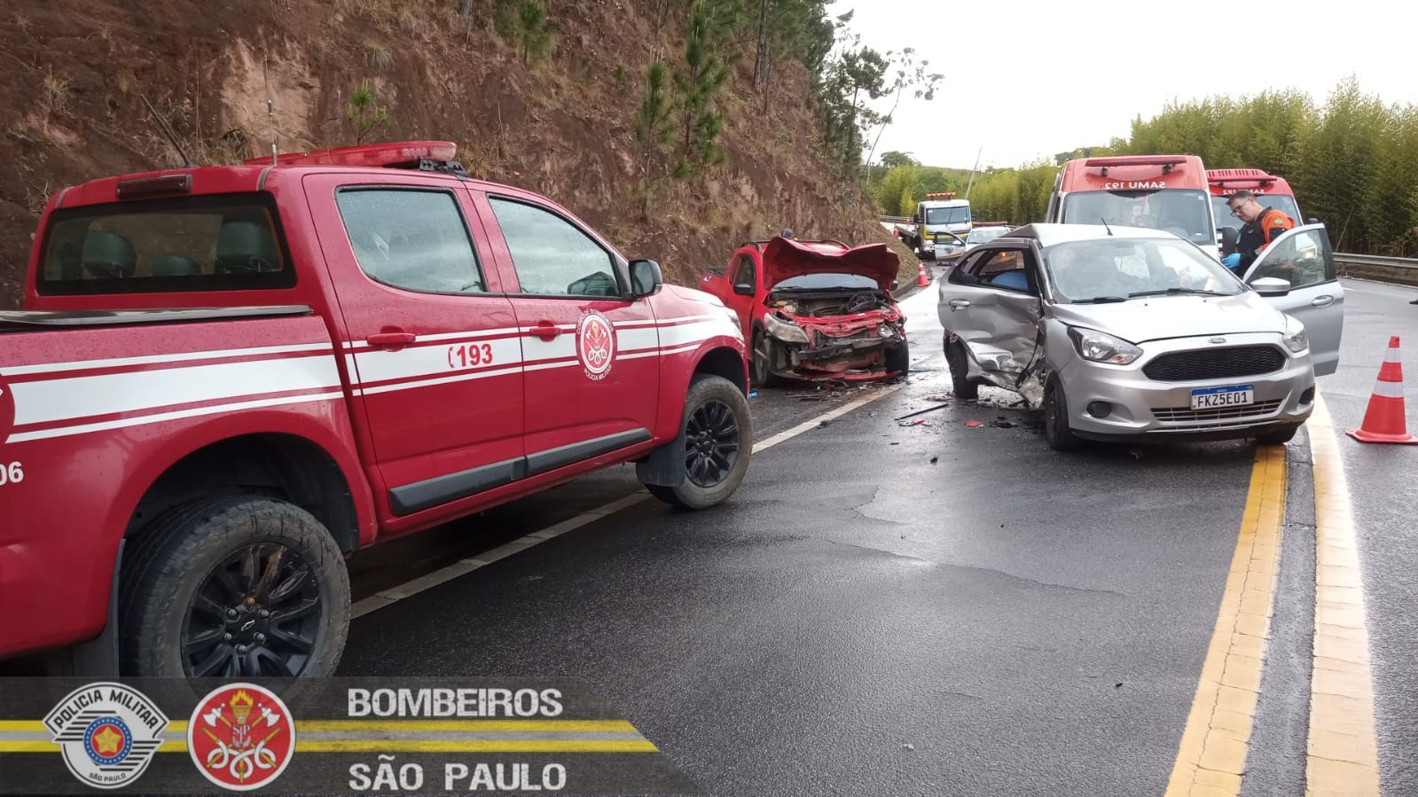 Idoso morre e duas pessoas ficam feridas em acidente na rodovia Oswaldo Cruz em Taubaté, SP