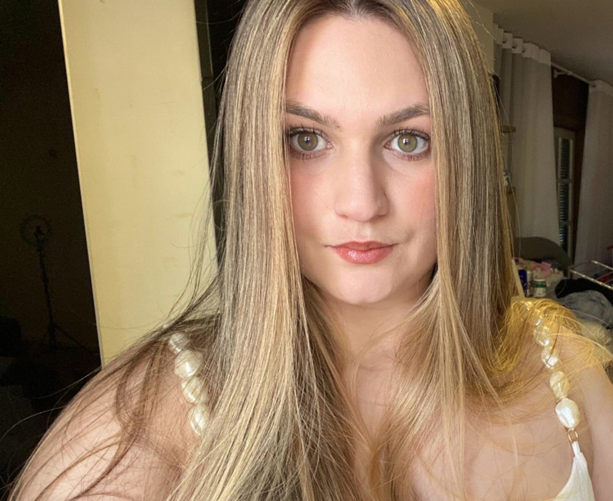 Recém-casada e gerente de loja: quem era a mulher morta a tiro de espingarda pelo marido advogado em SC