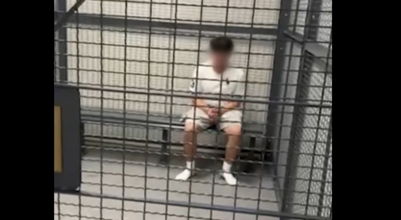Adolescente de 13 anos é detido nos EUA após perguntar ao ChatGPT como matar o amigo na escola